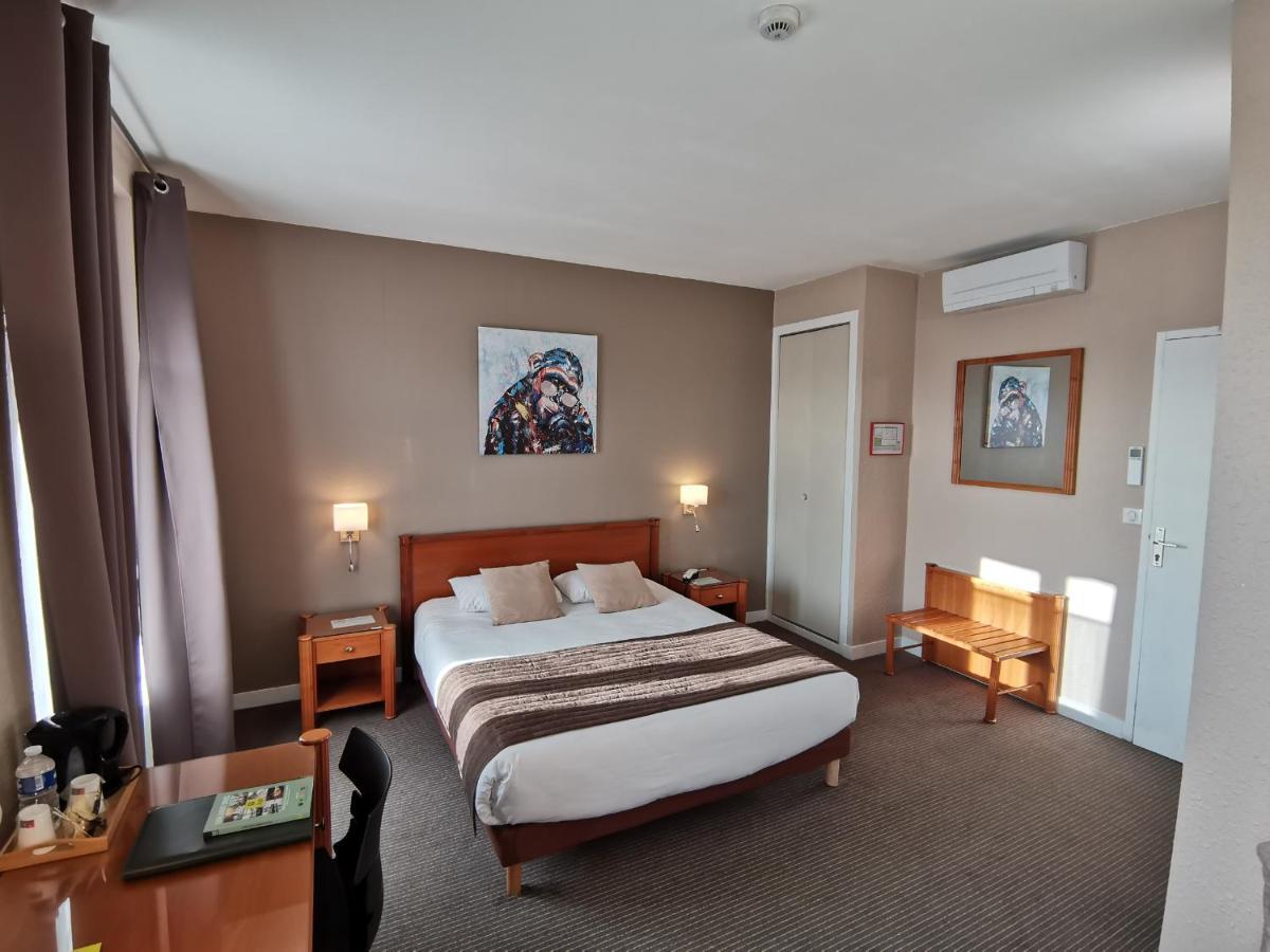 Logis Hotel Le Cerf Briare Bagian luar foto