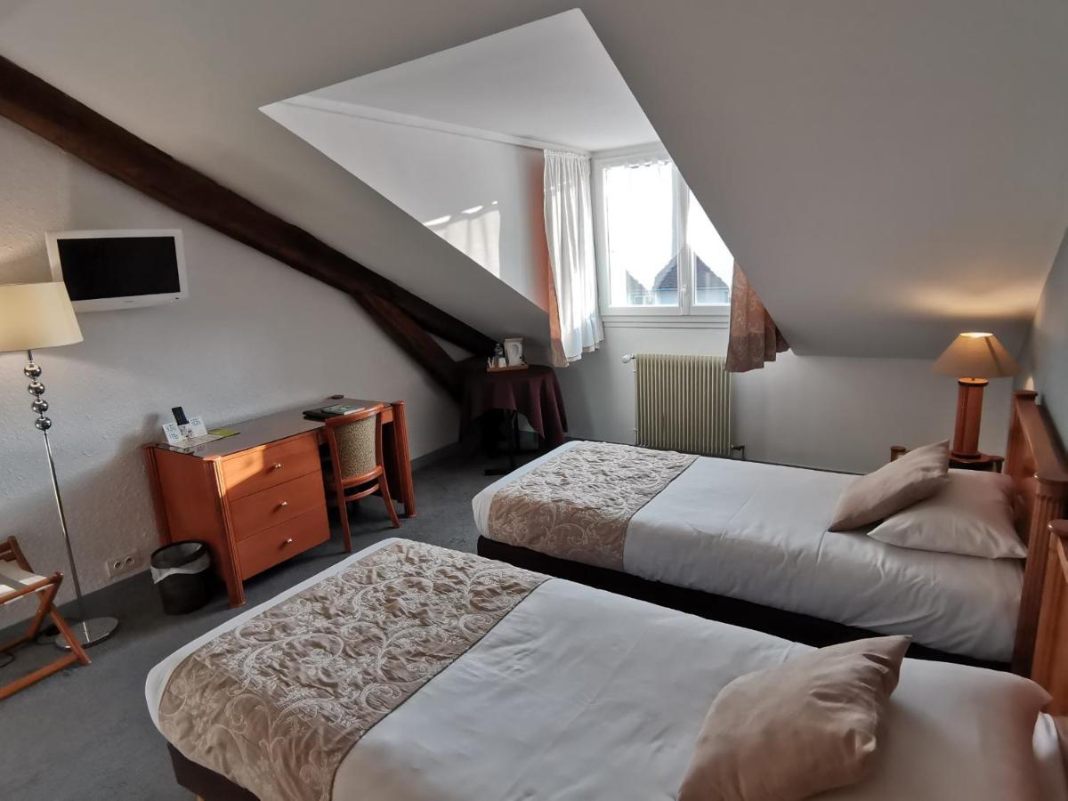 Logis Hotel Le Cerf Briare Bagian luar foto