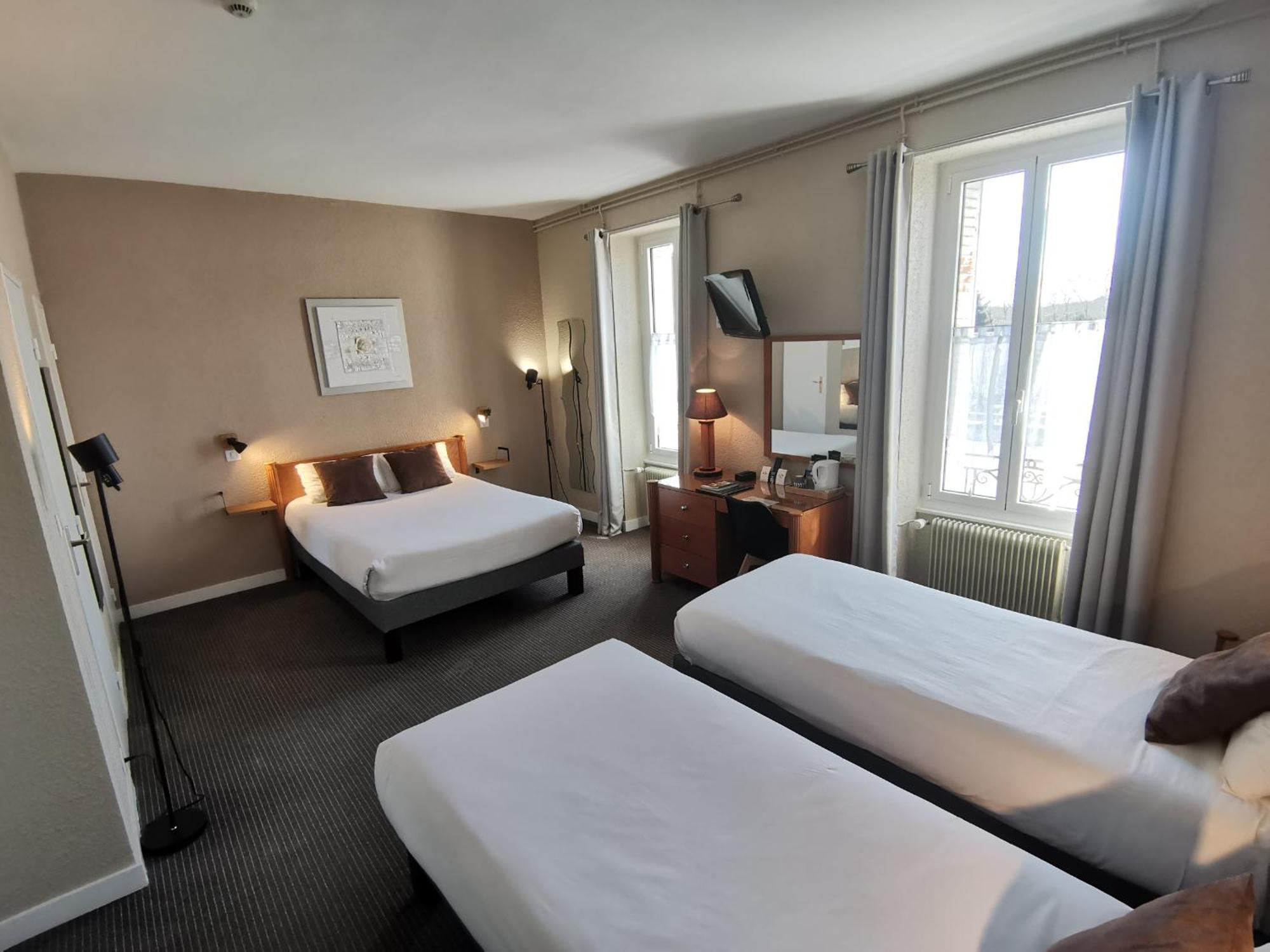 Logis Hotel Le Cerf Briare Bagian luar foto