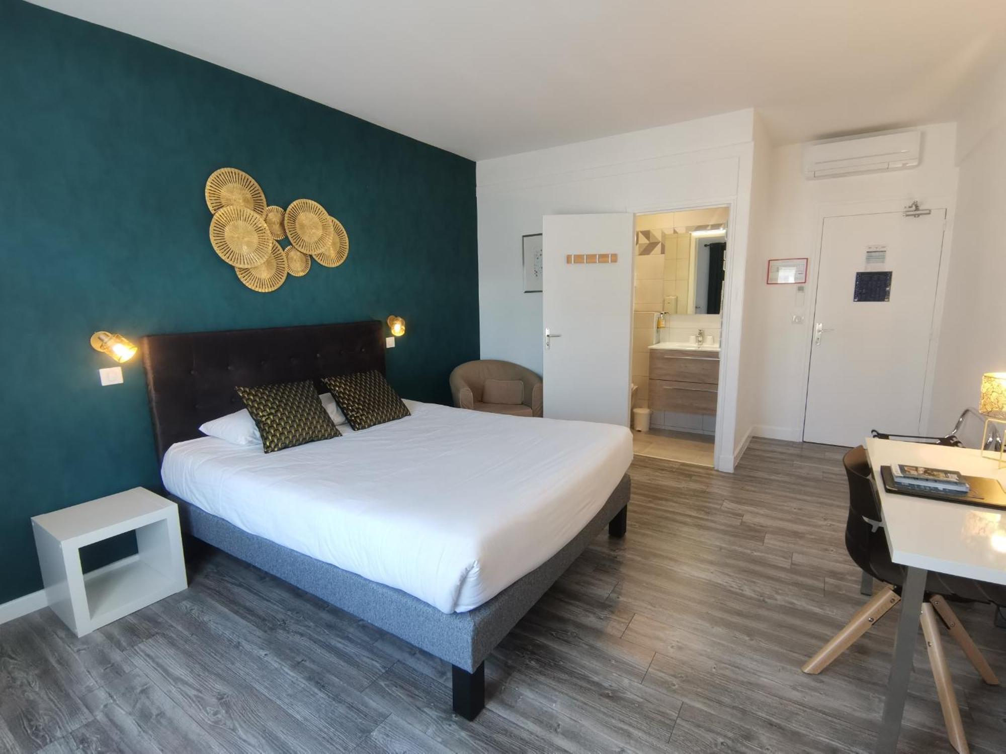 Logis Hotel Le Cerf Briare Bagian luar foto