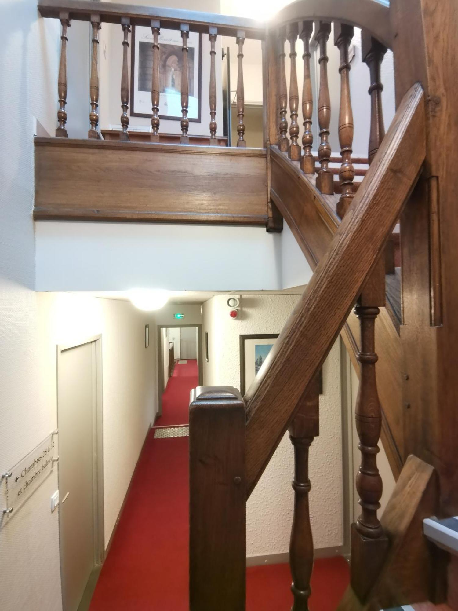Logis Hotel Le Cerf Briare Bagian luar foto