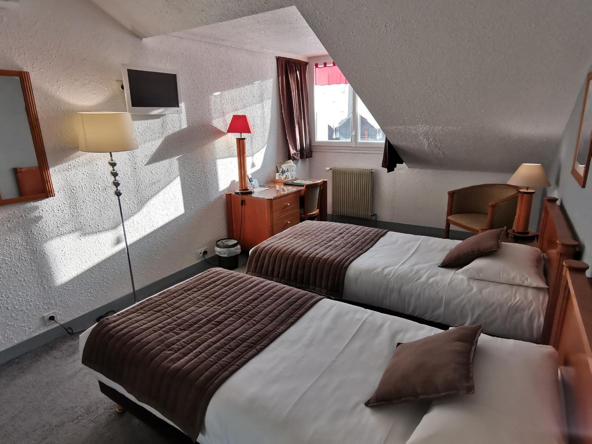 Logis Hotel Le Cerf Briare Bagian luar foto