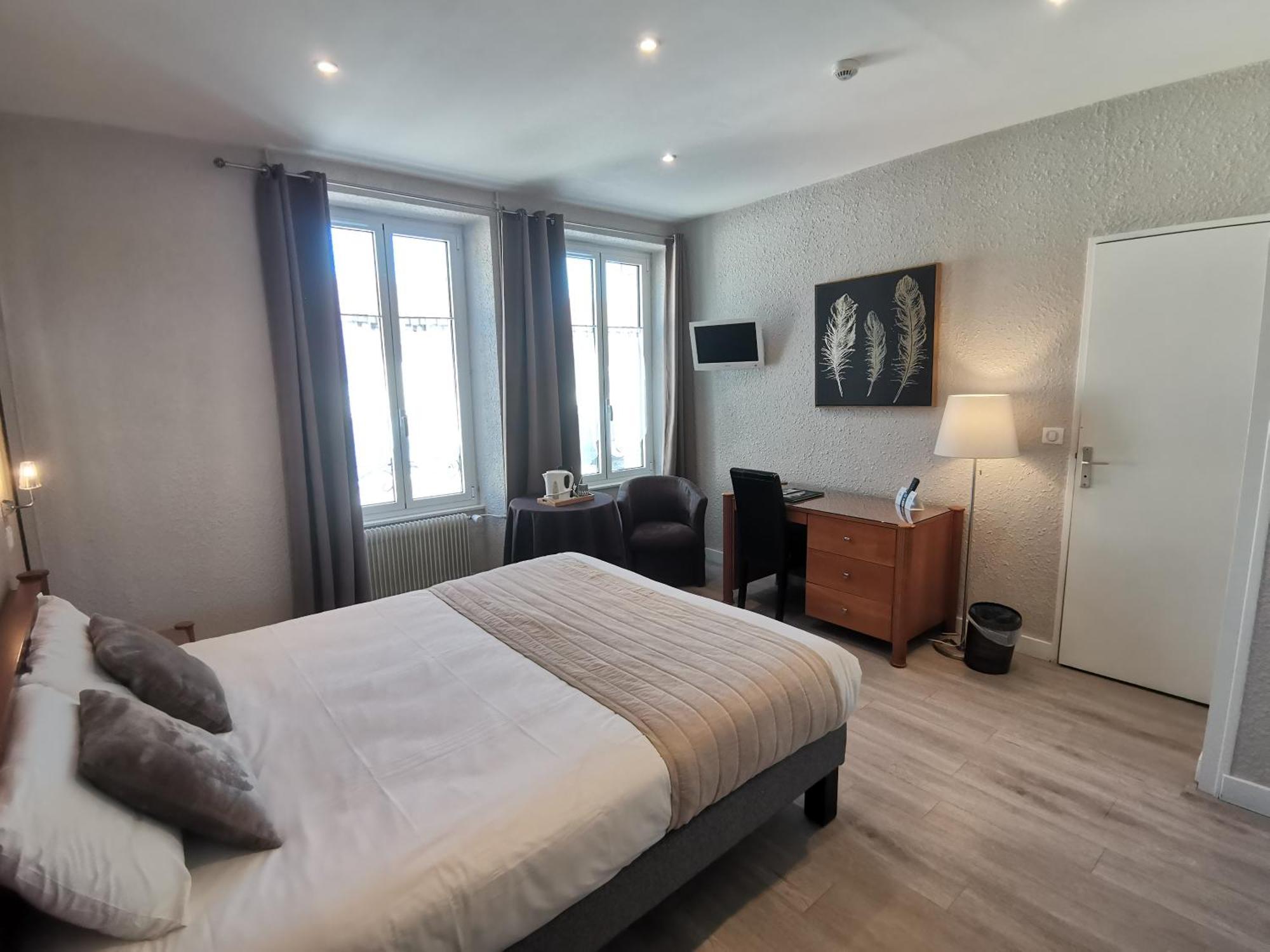 Logis Hotel Le Cerf Briare Bagian luar foto