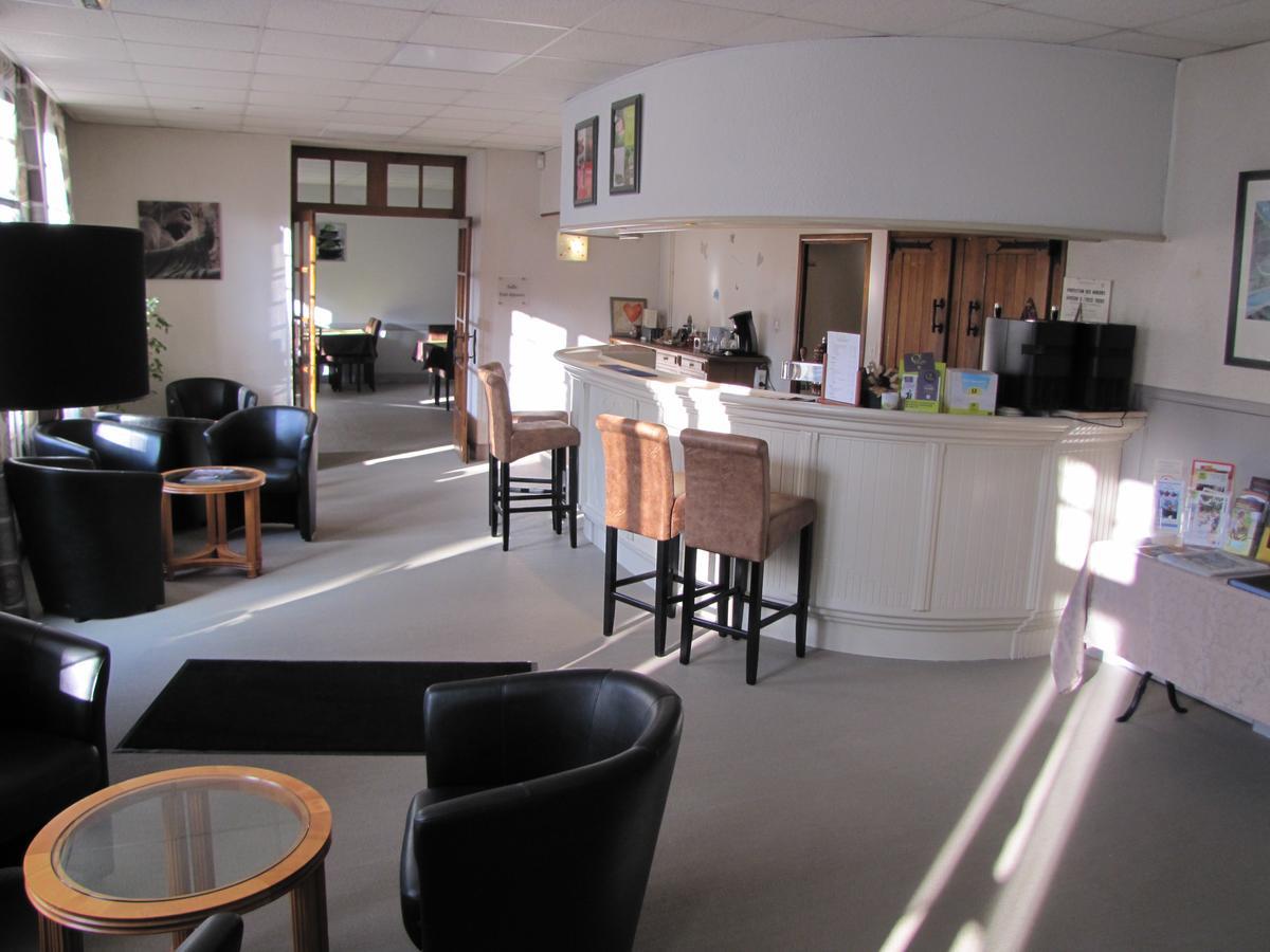 Logis Hotel Le Cerf Briare Bagian luar foto